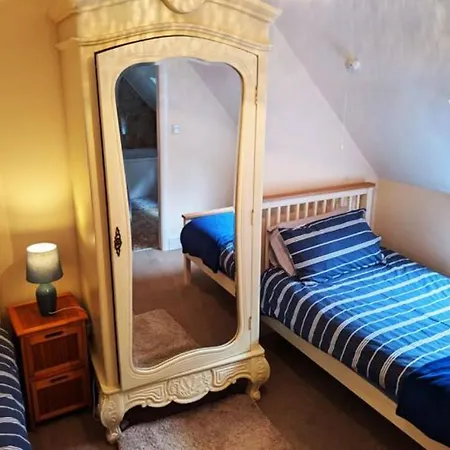 Harbour Side Sleeps 8 * Whitby
