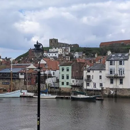 Harbour Side Sleeps 8 Apartman