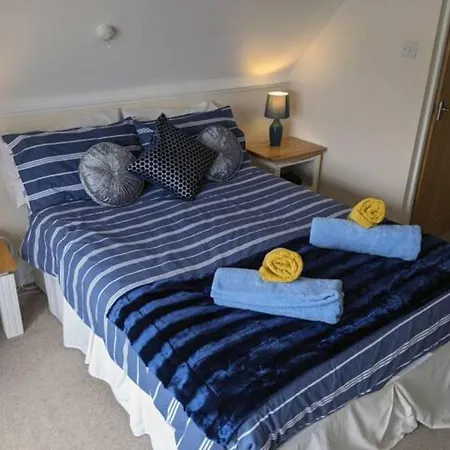 Apartment Harbour Side Sleeps 8 Whitby