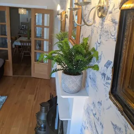 Apartment Harbour Side Sleeps 8 *