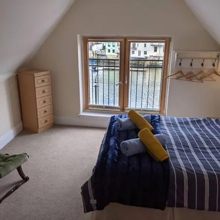 Harbour Side Sleeps 8
